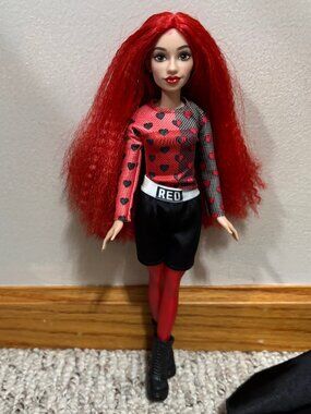 Descendants Rise of Red Doll